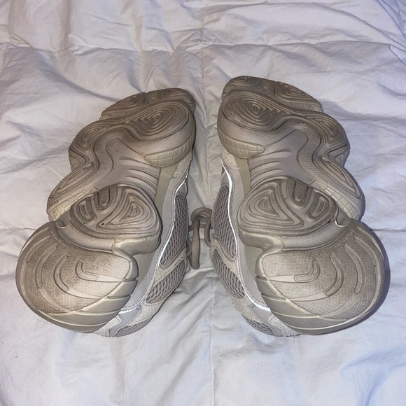 ❌❌SOLD❌❌👟👟YEEZY 500 BLUSH SNEAKERS👟👟 - Picture 4 of 4